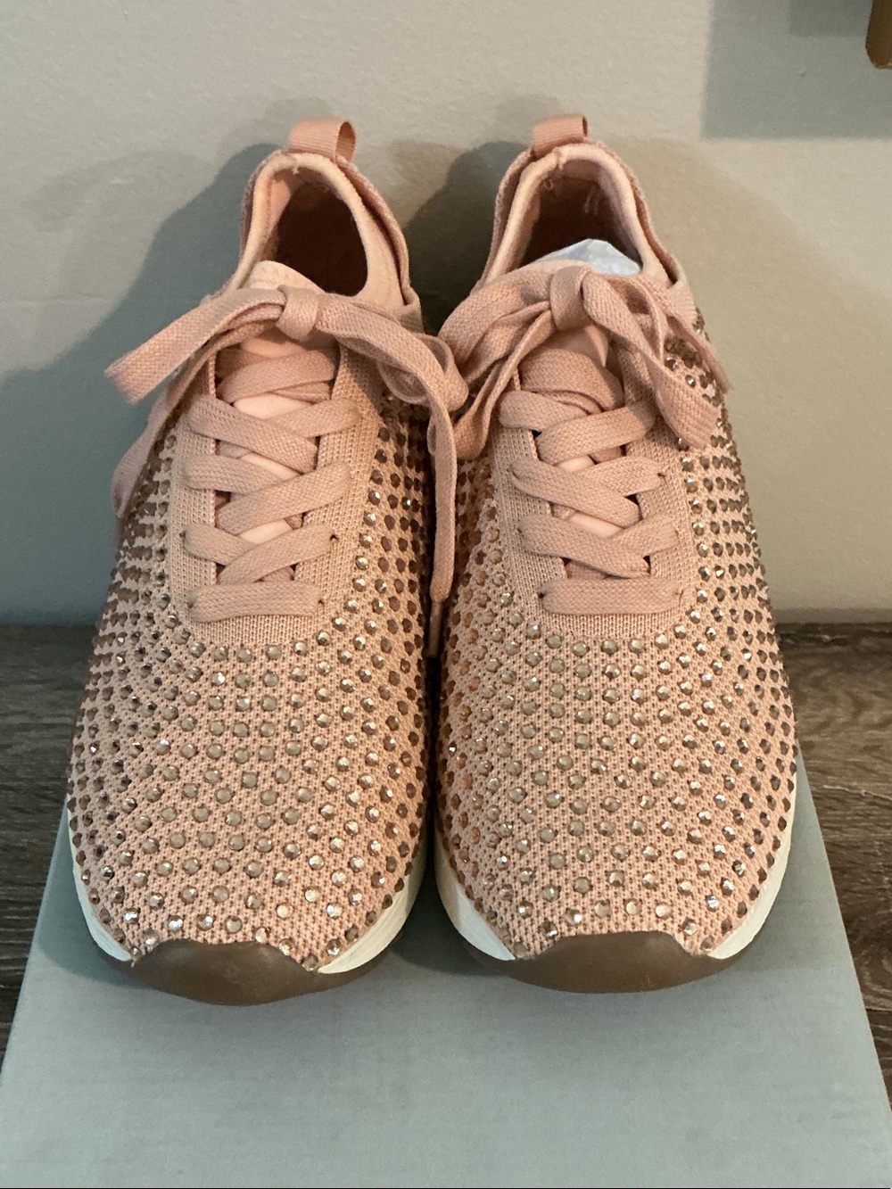 Kenneth Cole Reaction Cameron Jewel Lace Up Quartz Pink Rhinestone Sneakers Sz 9